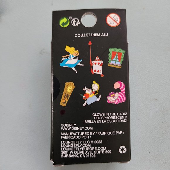 Loungefly Alice in Wonderland Icons (Open) Blind Box Enamel Pin - Red Knight - Picture 2 of 4